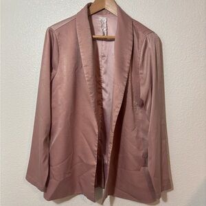 Sadie & Sage Satin Soft Dusty Pink blazer Size Large | glam | girl | feminine